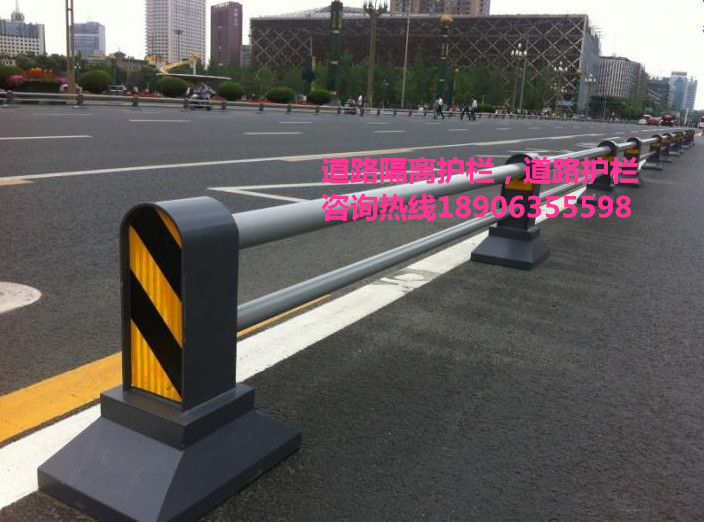 道路護欄，道路隔離柱，隔離墩